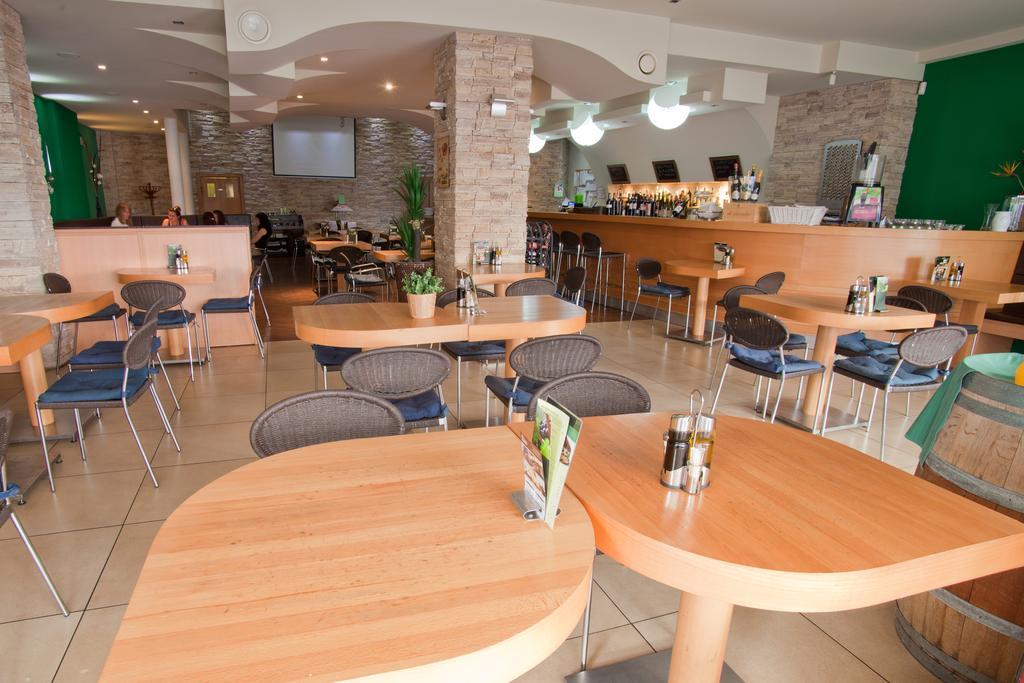 Penzion Gremium Hotell Bratislava Exteriör bild