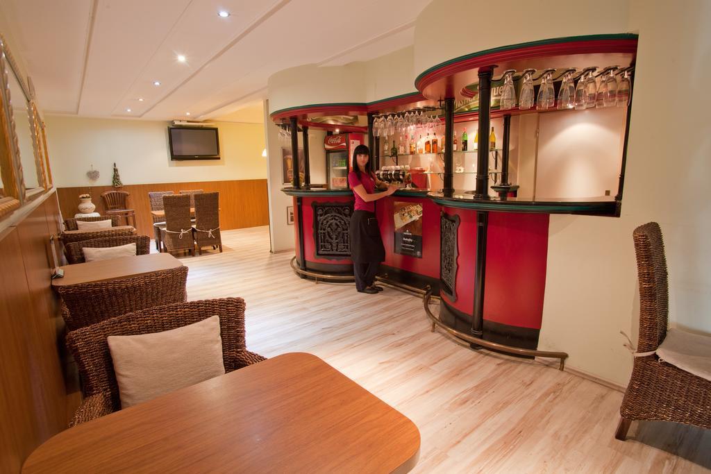 Penzion Gremium Hotell Bratislava Exteriör bild