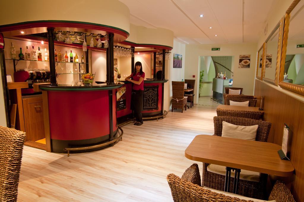 Penzion Gremium Hotell Bratislava Exteriör bild