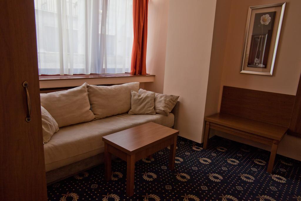 Penzion Gremium Hotell Bratislava Exteriör bild