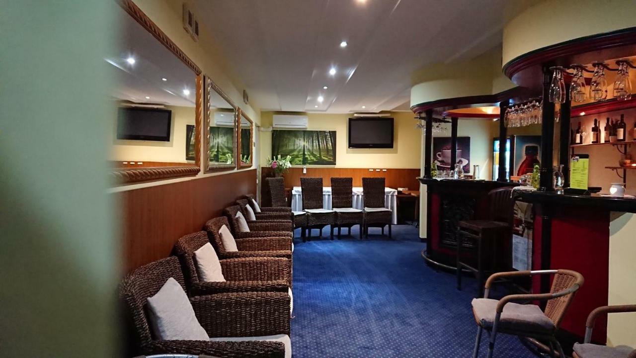 Penzion Gremium Hotell Bratislava Exteriör bild